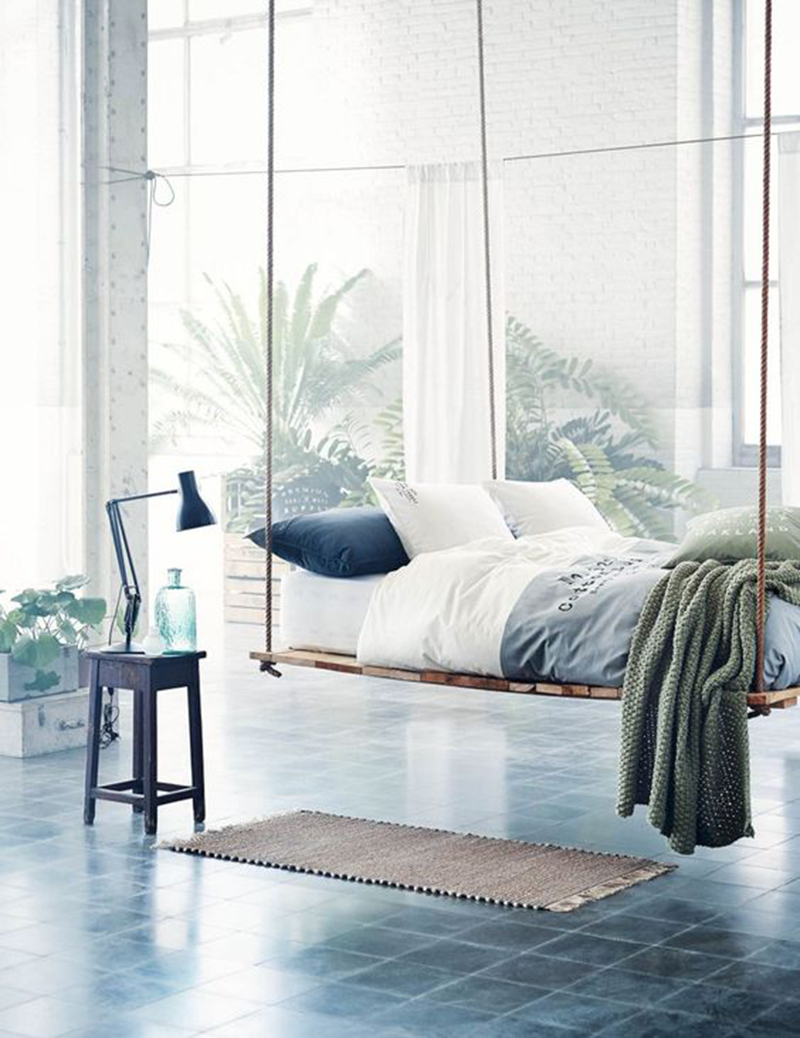 Tiết kiệm không gian bằng một chiếc giường lơ lửng