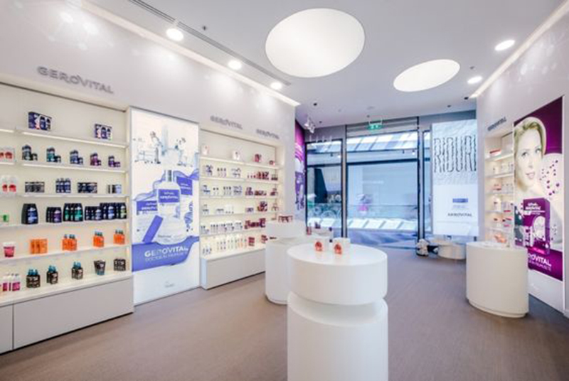 Thiết kế nội thất showroom cho cửa hàng mỹ phẩm