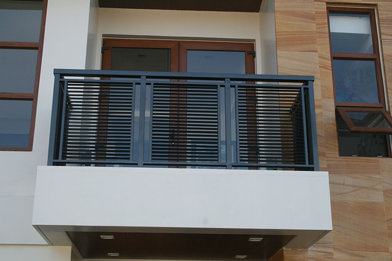 Thiết kế lan can kín sân thượng